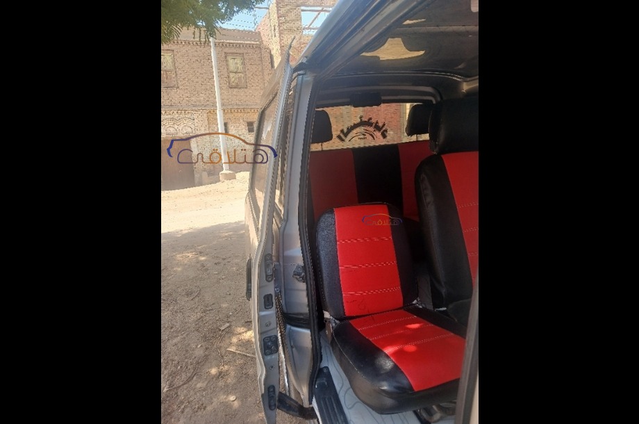 N300 Chevrolet فضي