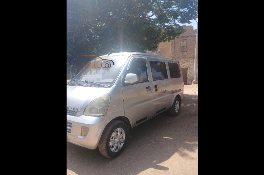 N300 Chevrolet فضي