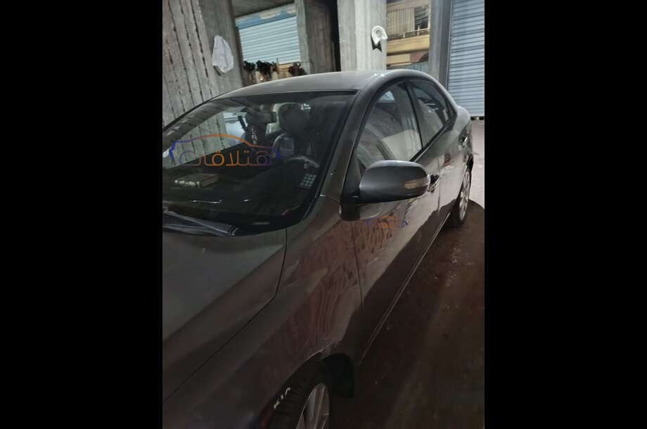Cerato Kia فضي