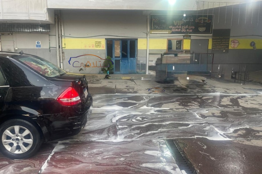 Tiida Nissan أسود