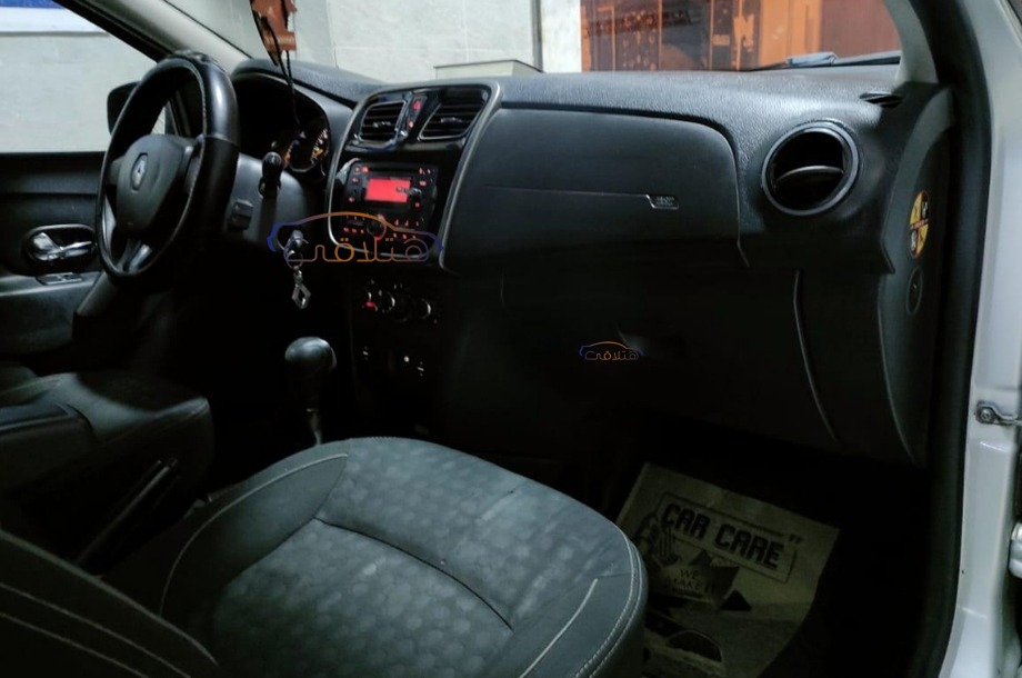 Logan Renault فضي