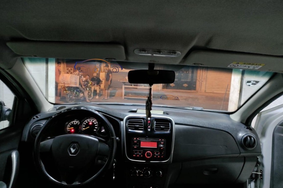 Logan Renault فضي