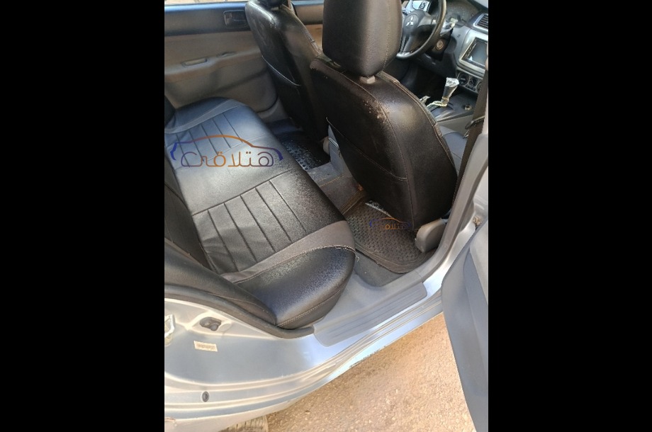 Lancer Puma Mitsubishi فضي