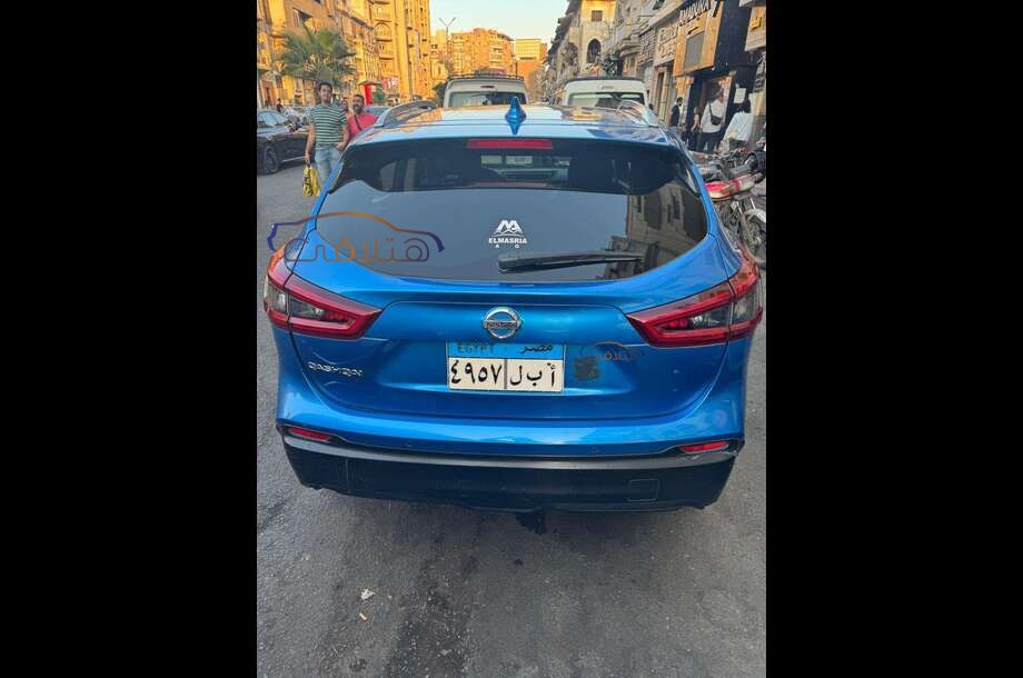 Qashqai Nissan أزرق