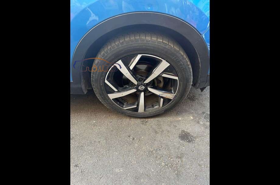 Qashqai Nissan أزرق