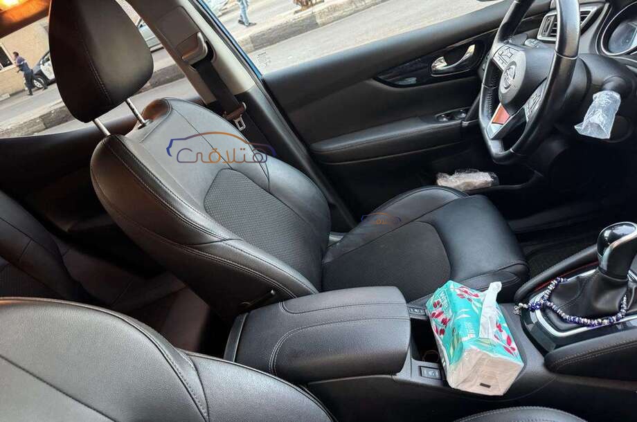 Qashqai Nissan أزرق