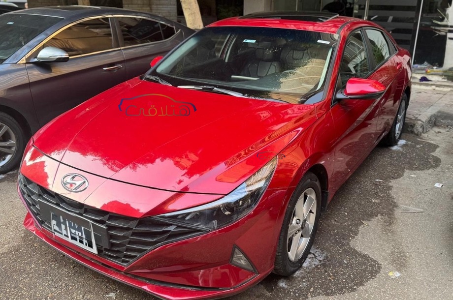 Elantra CN7 Hyundai احمر