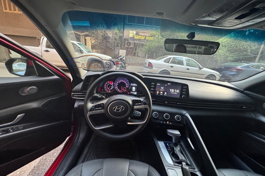 Elantra CN7 Hyundai احمر