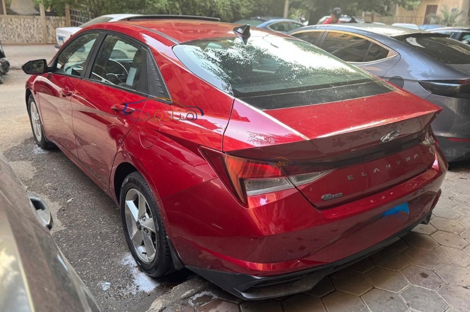 Elantra CN7 Hyundai احمر