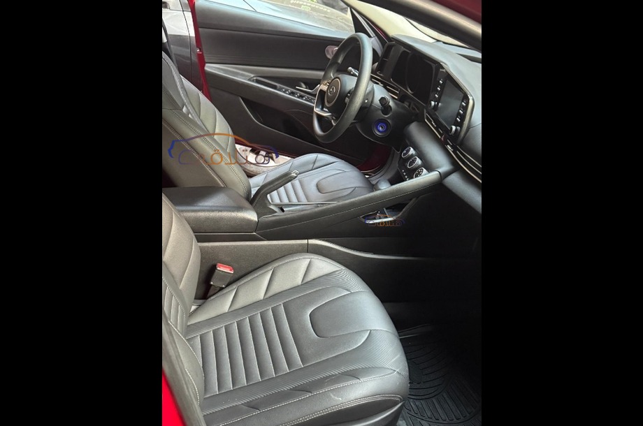 Elantra CN7 Hyundai احمر
