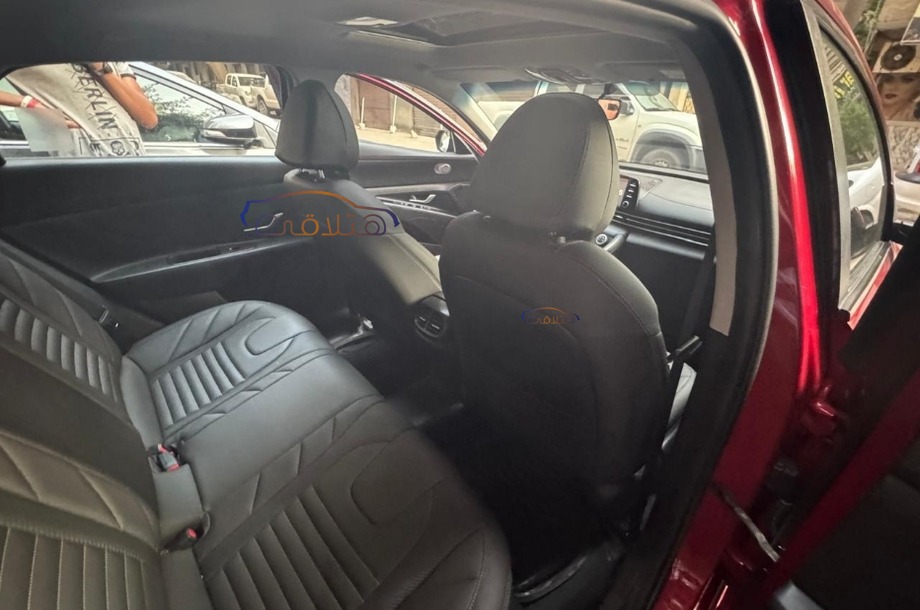 Elantra CN7 Hyundai احمر