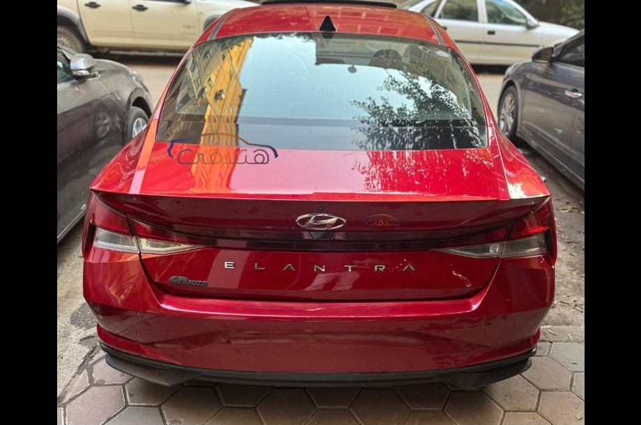 Elantra CN7 Hyundai احمر