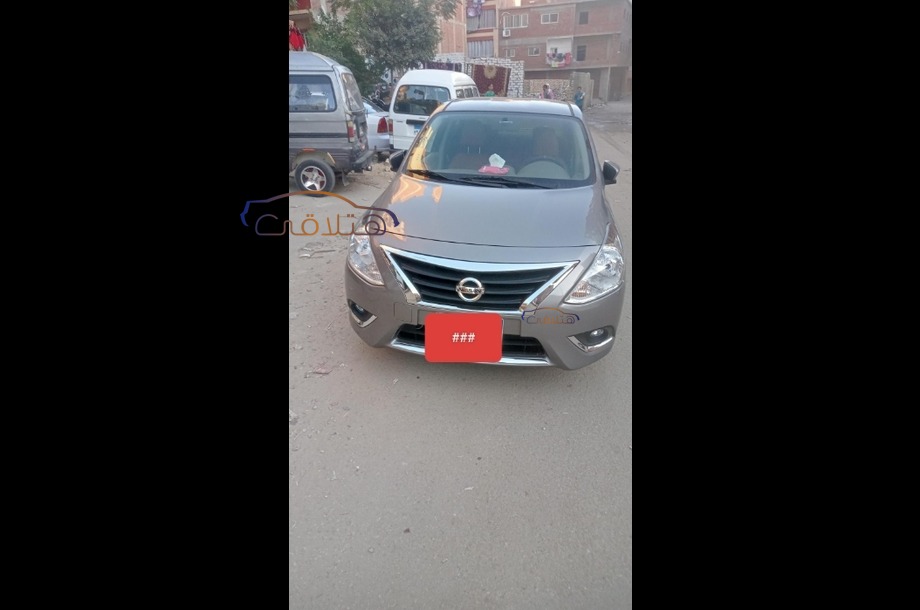 Sunny Nissan رمادي