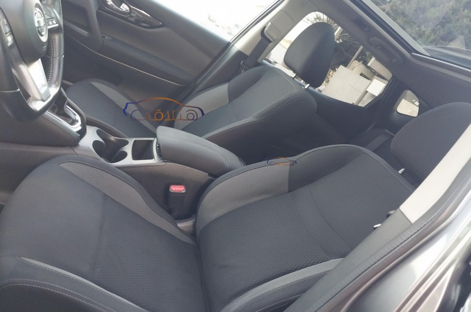 Qashqai Nissan فضي