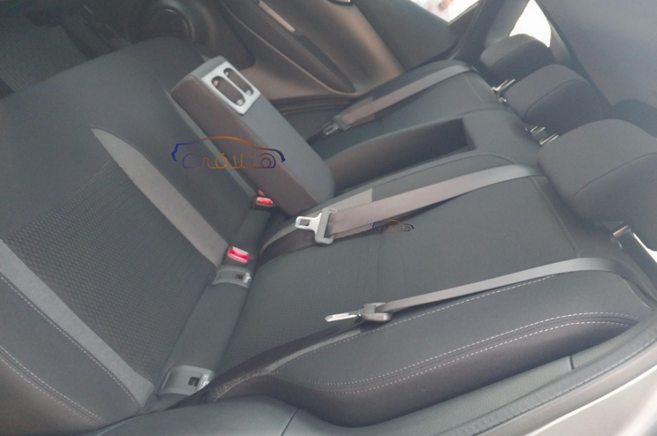 Qashqai Nissan فضي