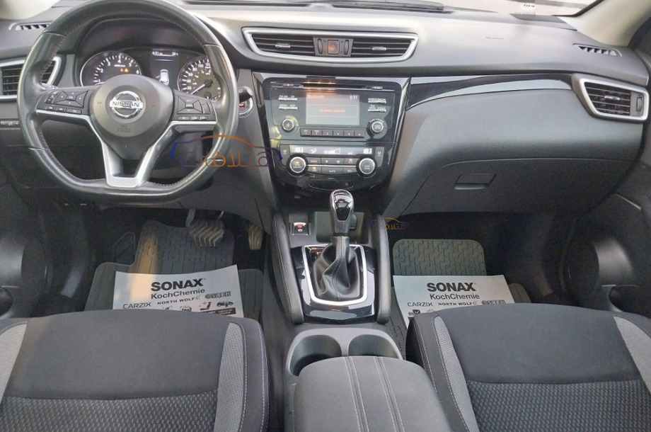 Qashqai Nissan فضي