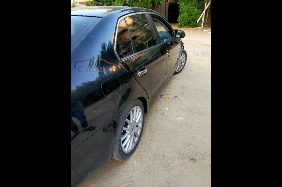 Jetta Volkswagen أسود