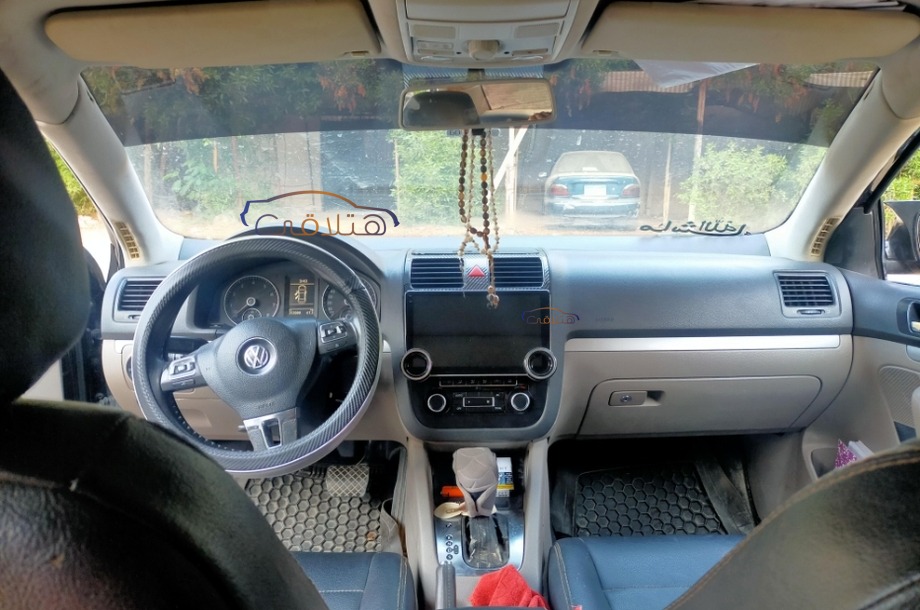 Jetta Volkswagen أسود