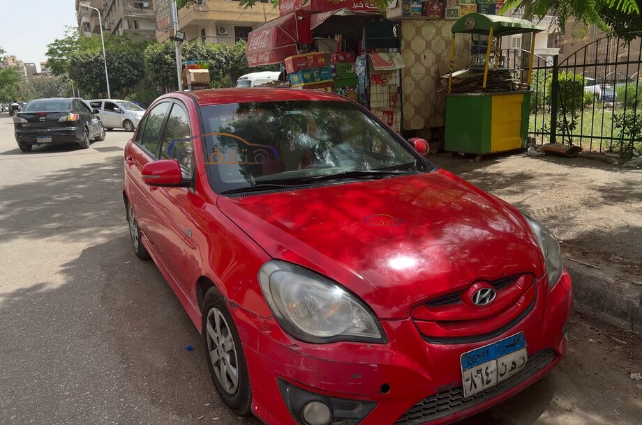 Accent Hyundai Red