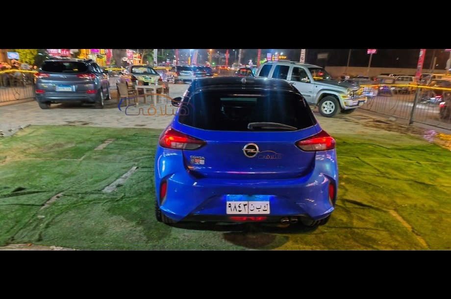 Corsa Opel أزرق