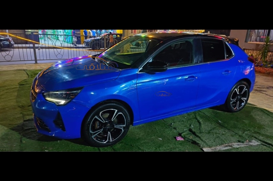 Corsa Opel أزرق