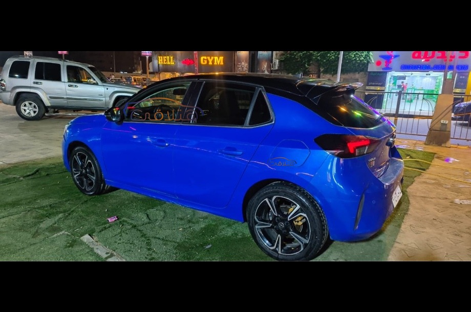 Corsa Opel أزرق
