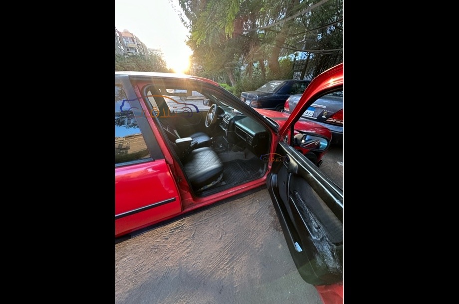 Vectra Opel احمر