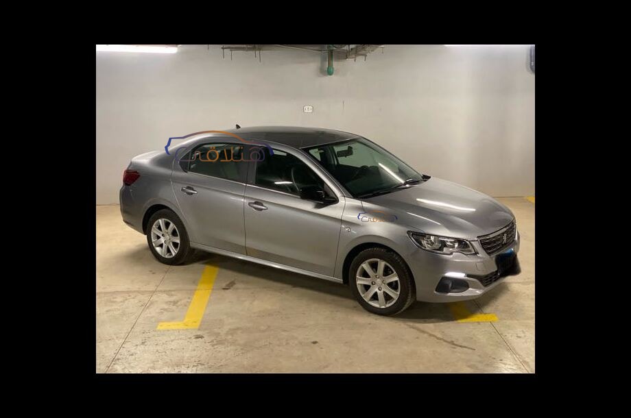 301 Peugeot فضي