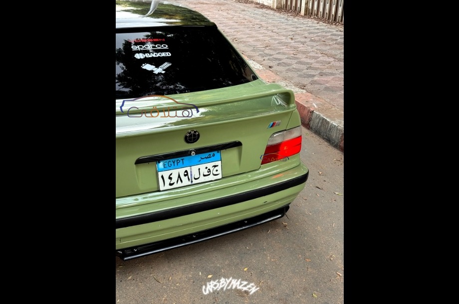 318 BMW أخضر