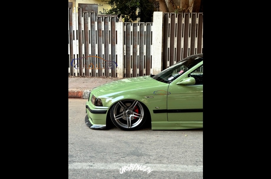 318 BMW أخضر