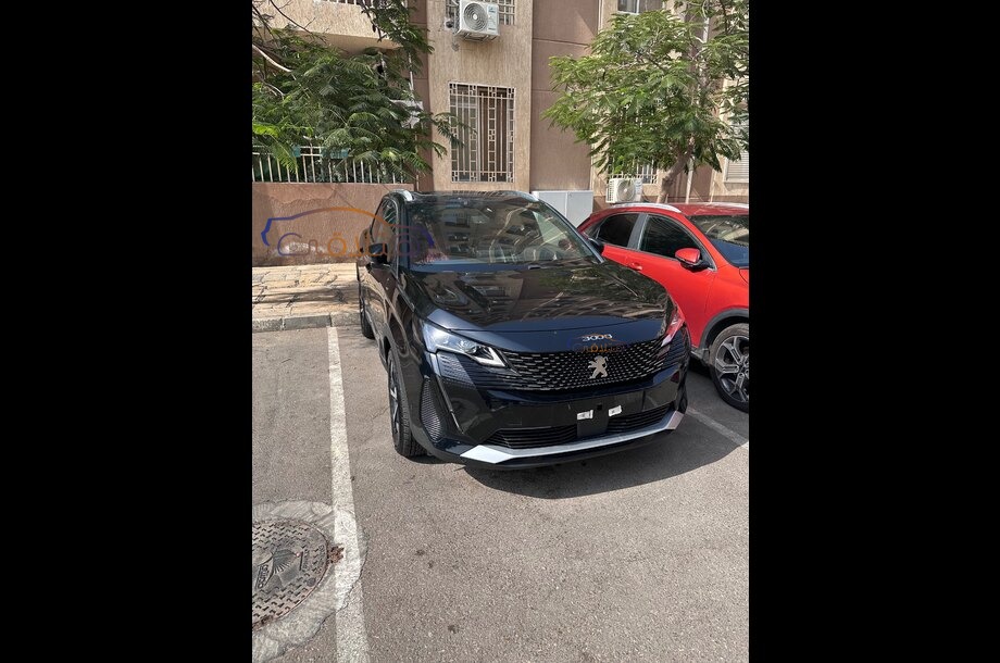 3008 Peugeot أسود
