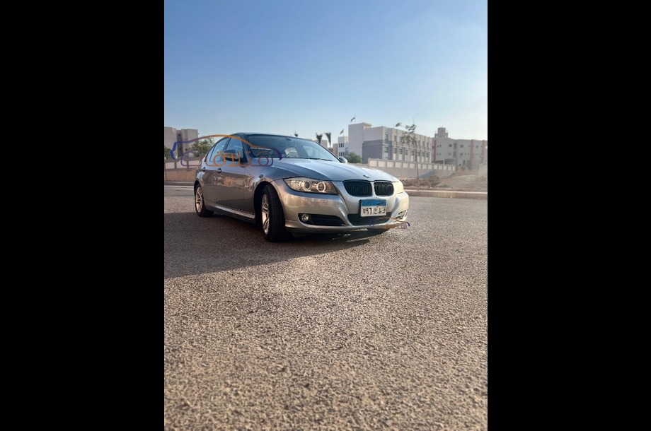 318 BMW فضي