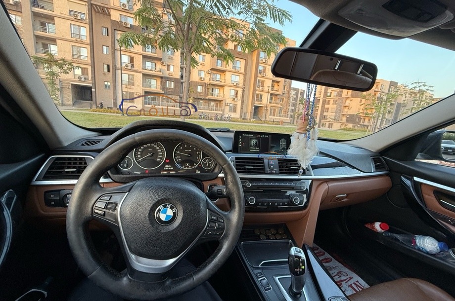 318 BMW أسود