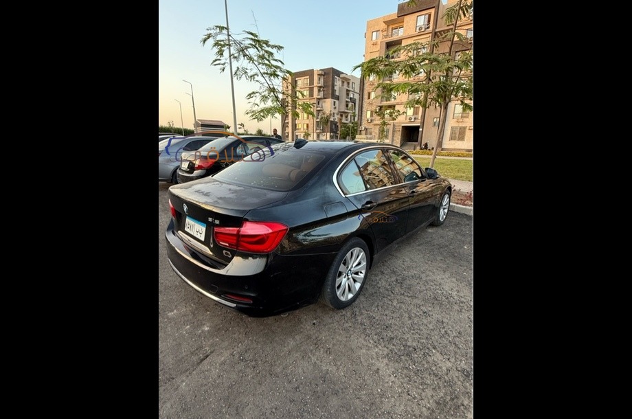 318 BMW أسود