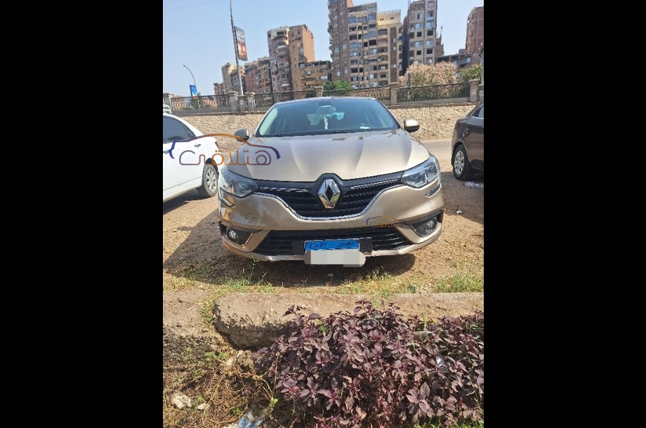 Megane Renault Gold