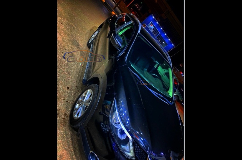 Qashqai Nissan أسود