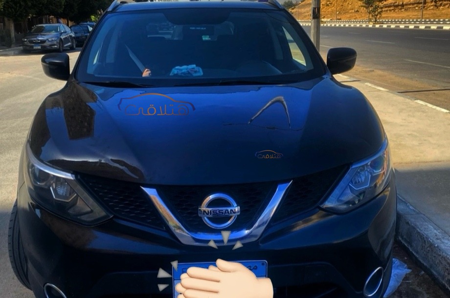 Qashqai Nissan أسود