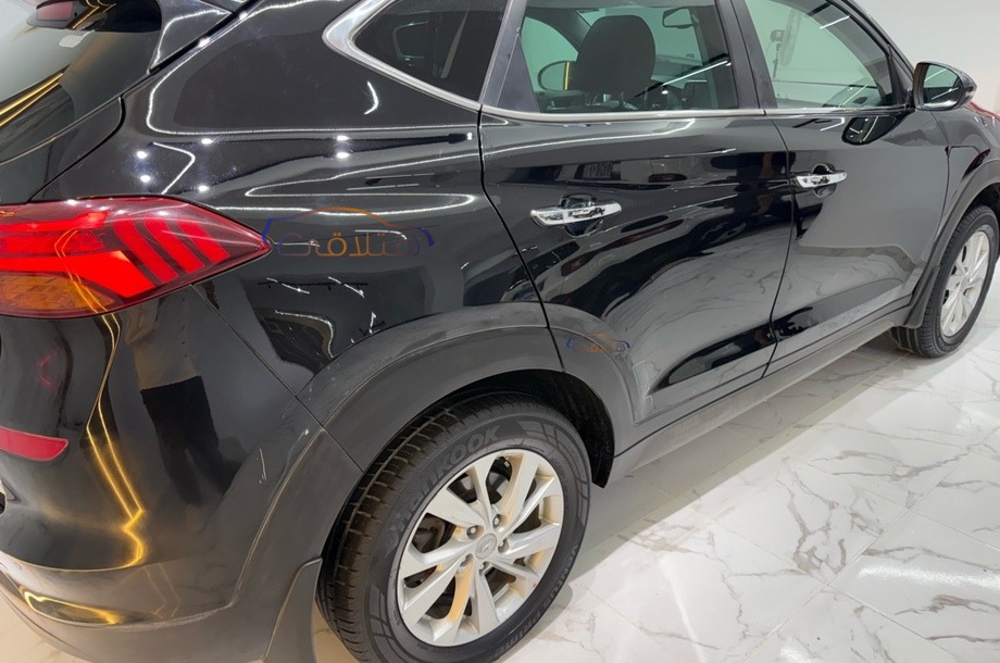 Tucson Hyundai أسود