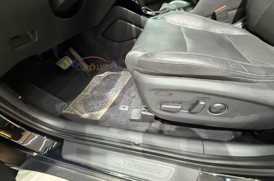 Tucson Hyundai أسود