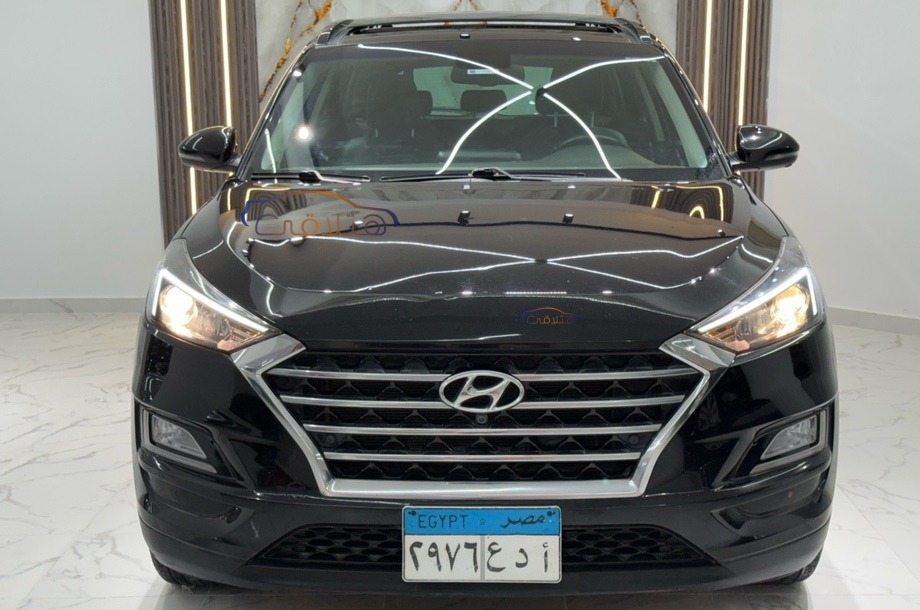 Tucson Hyundai أسود