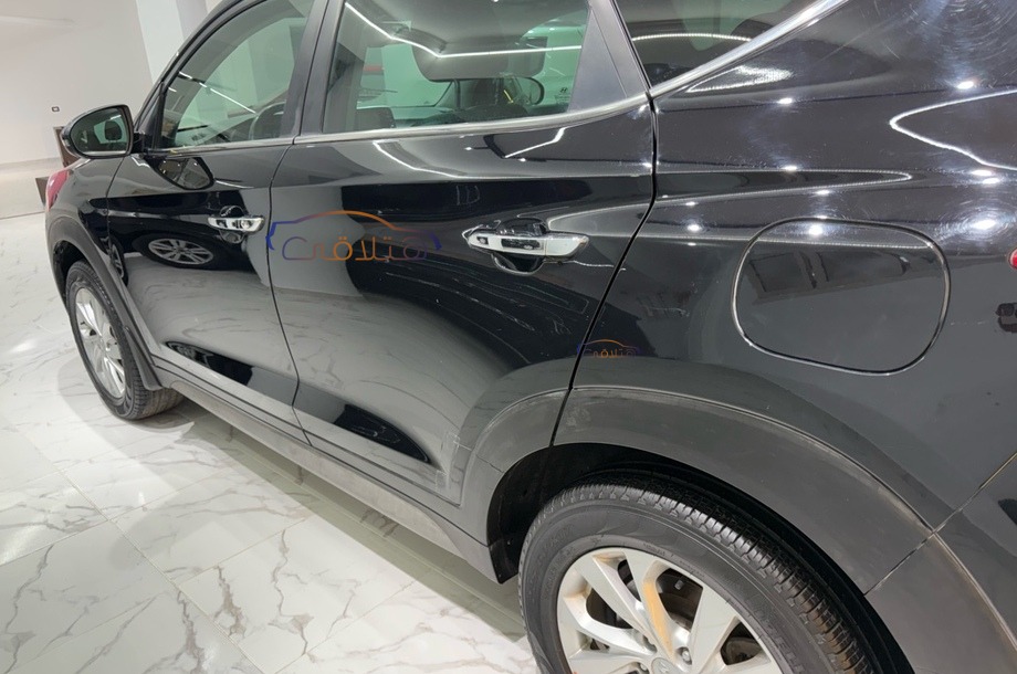 Tucson Hyundai أسود
