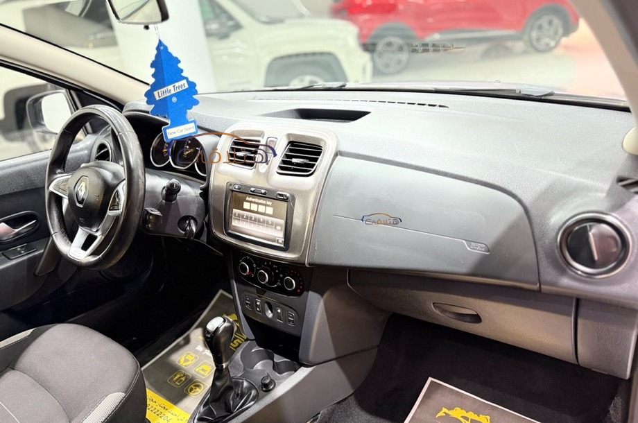 Sandero Step Way Renault فضي
