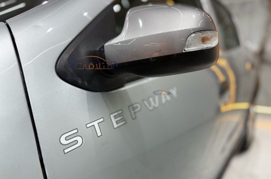 Sandero Step Way Renault فضي