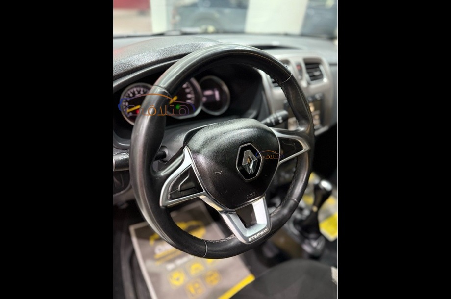 Sandero Step Way Renault فضي