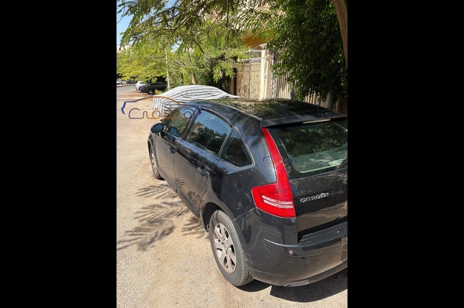 C4 Citroën أسود