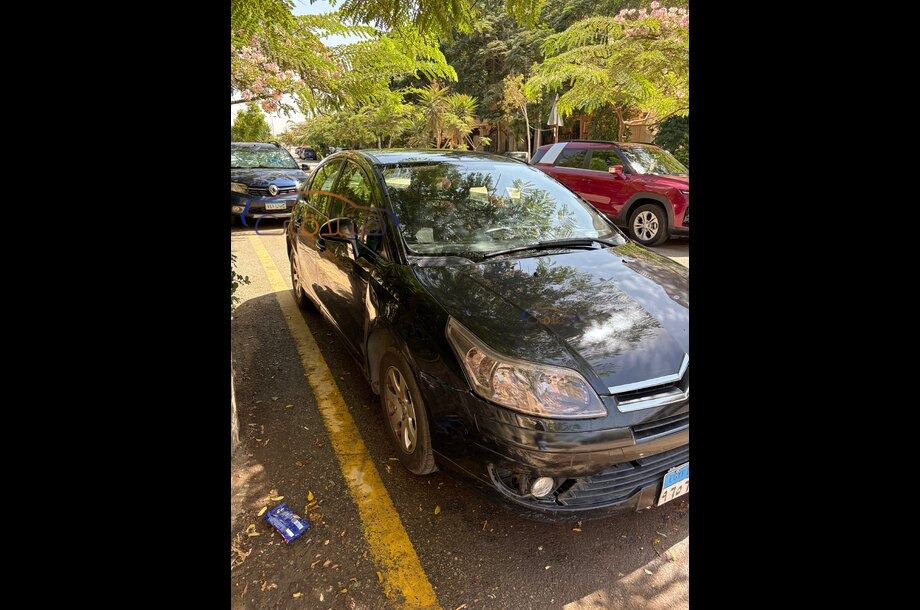 C4 Citroën أسود