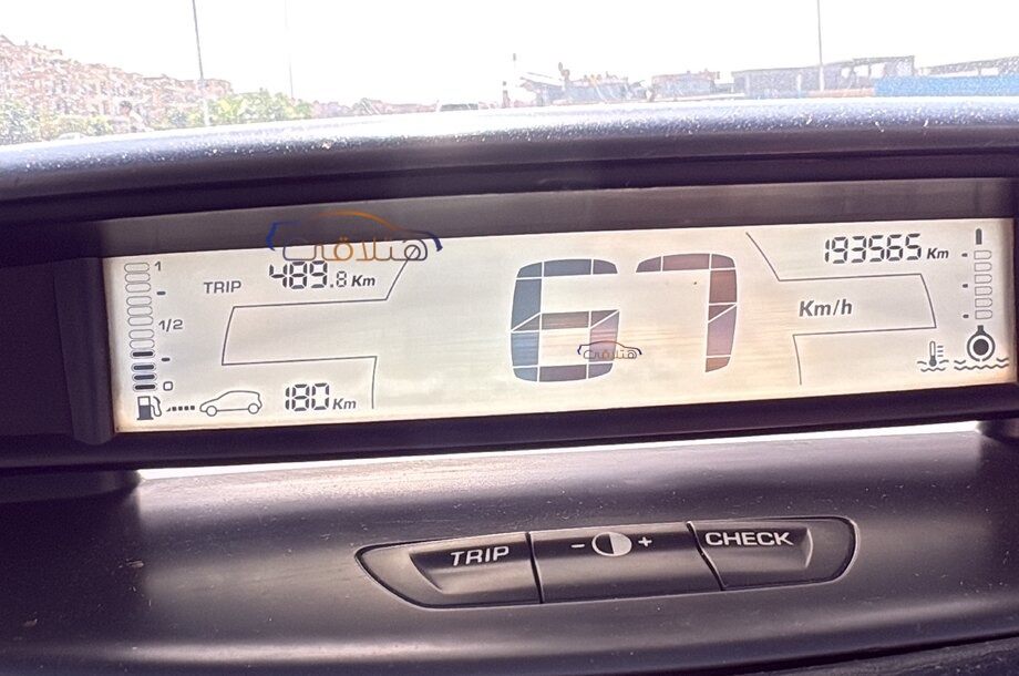 C4 Citroën أسود