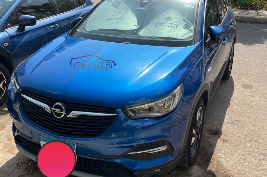 Grandland Opel أزرق