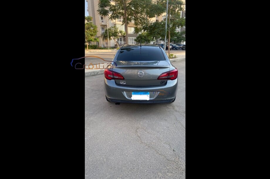 Astra Opel رمادي