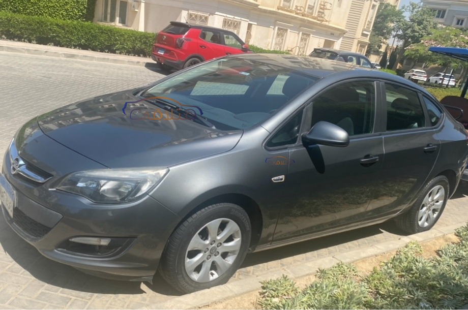 Astra Opel فضي